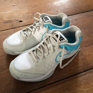 Nike Air Cage Court women's tennis sneakers