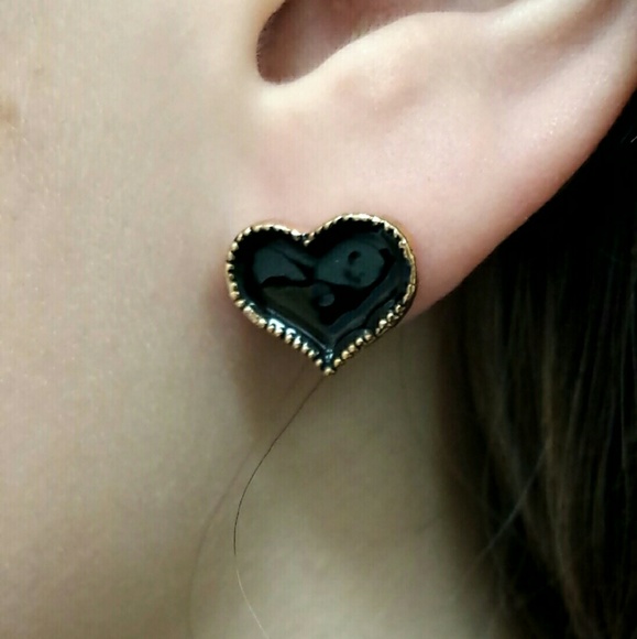 Black Heart Earrings - Picture 2 of 2