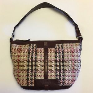 Burberry Handbag size medium authentic 100%