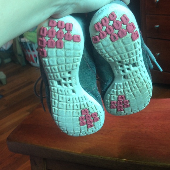 Gray Reebok shoes - Picture 4 of 4