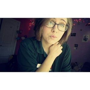 Meet your Posher, Alyssa