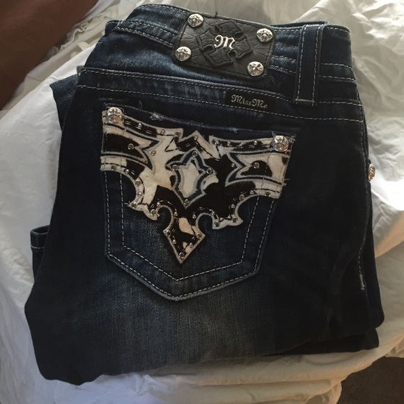 Women's size 28 Miss Me boot cut jeans