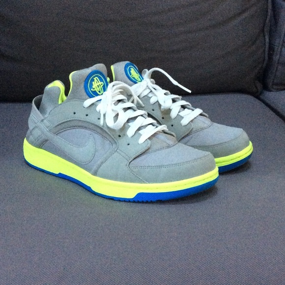 Nike Shoes - Nike Huaraches