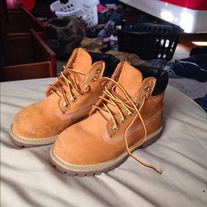 Size US 10 timberland boots, great condition, kids