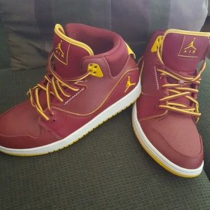 MENS Team red/University Gold/ White