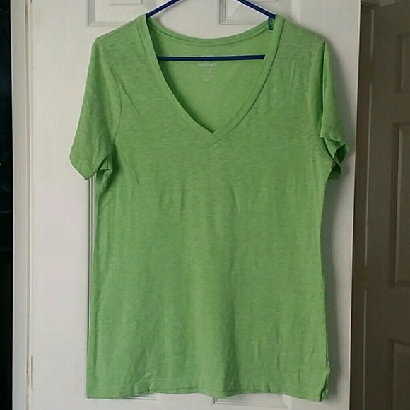 V-neck tee