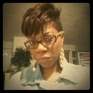 Meet your Posher, Alisha