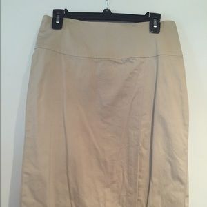 Pencil skirt with side slit