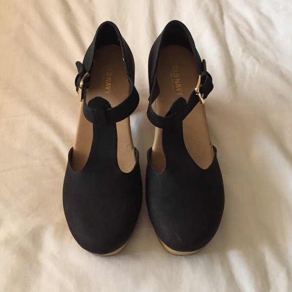 OLD NAVY BLACK T-STRAP MULES