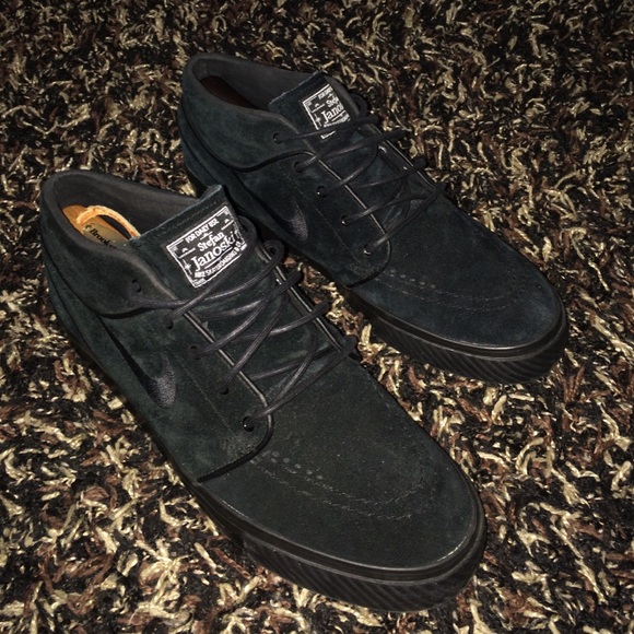 nike janoski black suede