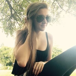 Meet your Posher, Leah