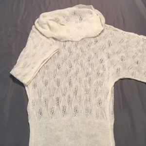 Short sleeve sweater