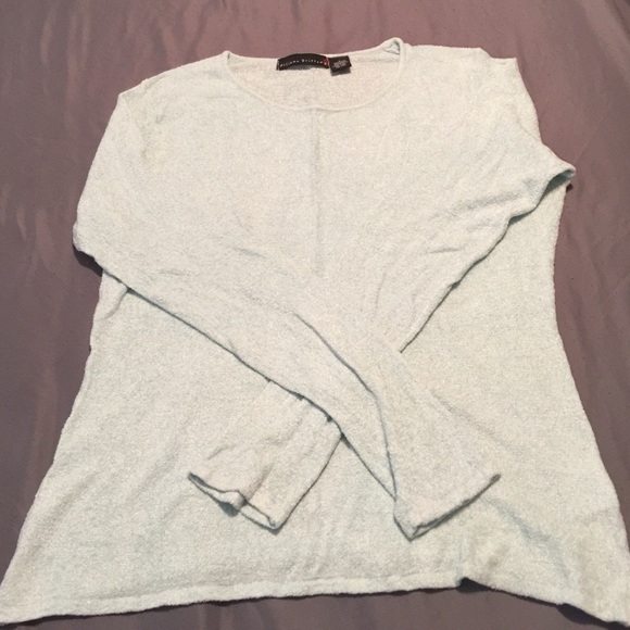 Thin sweater