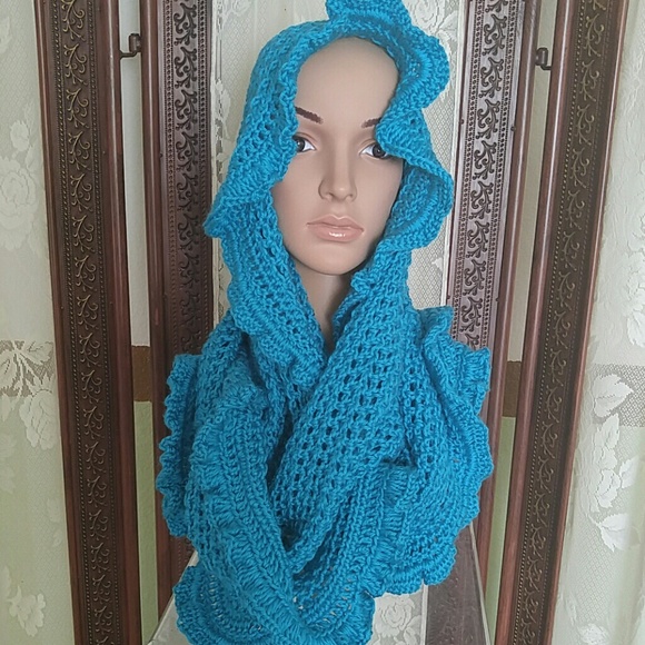 Turquoise infinity scarf - Picture 3 of 4