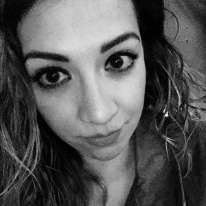 Meet your Posher, Yesenia