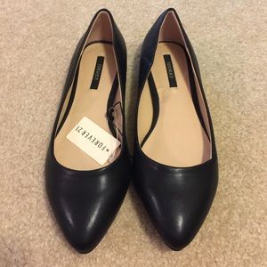 *Never been worn* Black flats