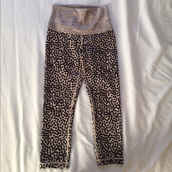 Lululemon Wunder Under crop roll down