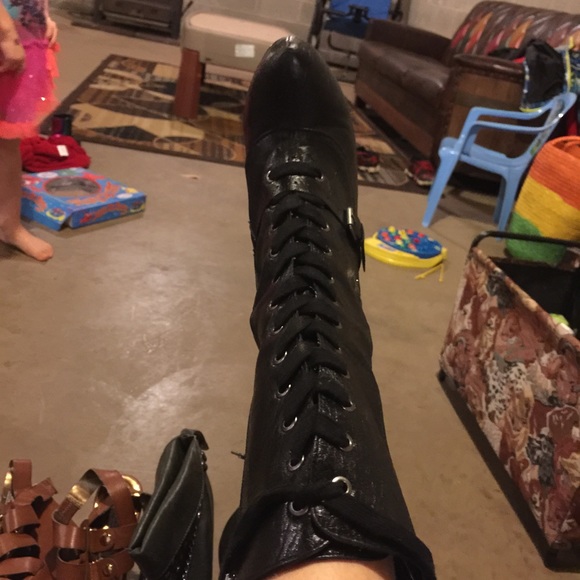 Great black boot - Picture 1 of 4