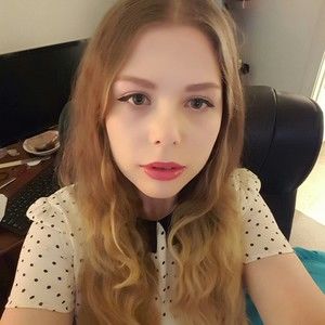 Meet your Posher, Carly