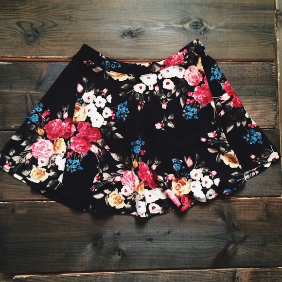 Forever 21 floral skater skirt