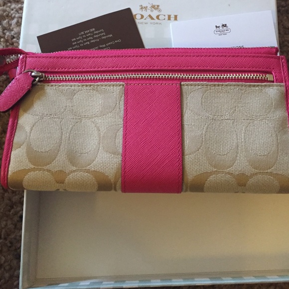 Coach clutch - Picture 3 of 3