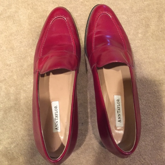 Gorgeous red  leather Ann Taylor Oxford shoe