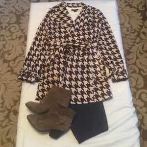 Statement houndstooth print trench coat