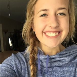 Meet your Posher, Lauren