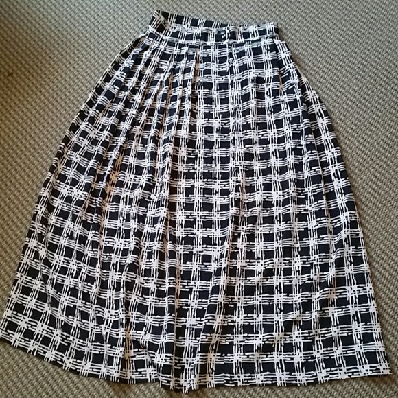 Long black and white skirt