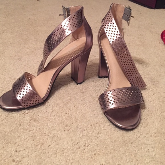 (Buy ⬇️ Get 1 FREE Item) Cato Gold Pink Heels