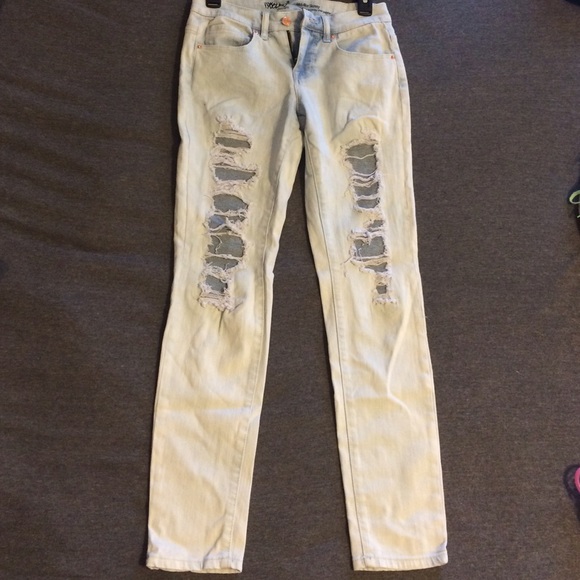 Light Colored Distressed Mid-Rise Skinny Jeans☺️ - Picture 1 of 4