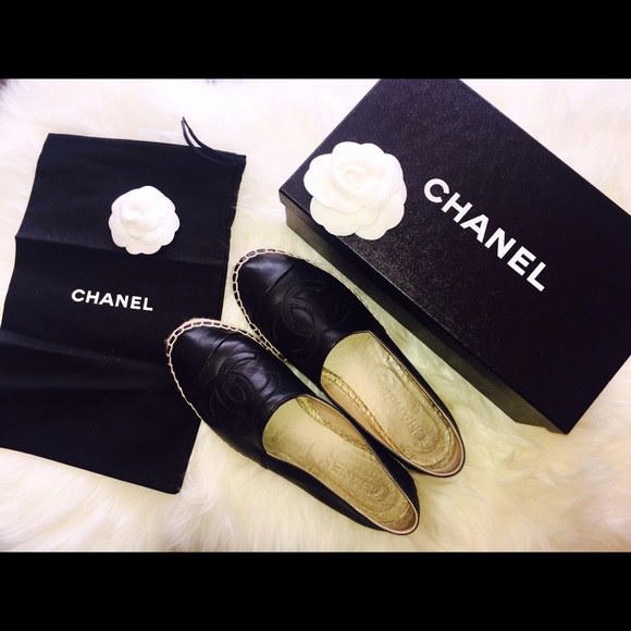 🎉HOST PICK🎉 CHANEL ESPADRILLES - Picture 3 of 3