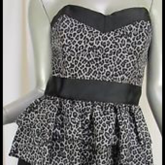 NWOT Betsey Johnson Animal Ruffle Dress. - Picture 1 of 4