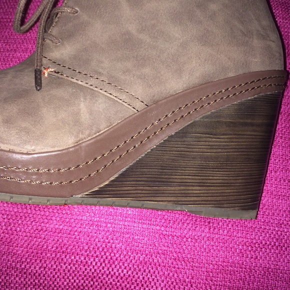 Dr. Scholls booties - Picture 2 of 2