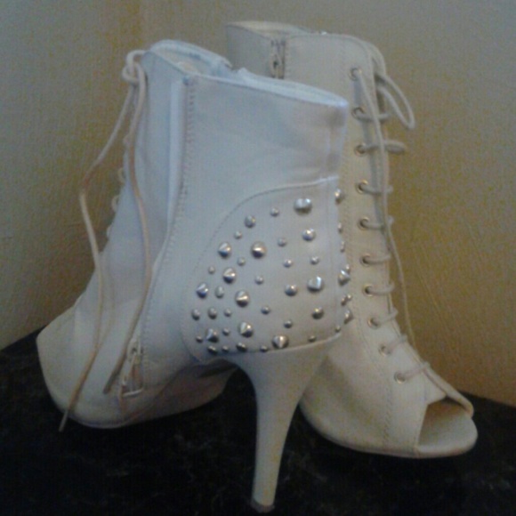 Size 11 peek toe boot