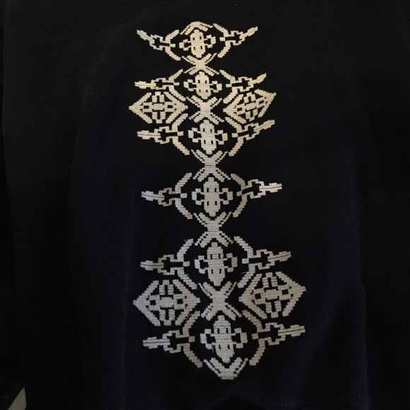 Hollister Aztec Print Crewneck Sweater - Picture 3 of 3