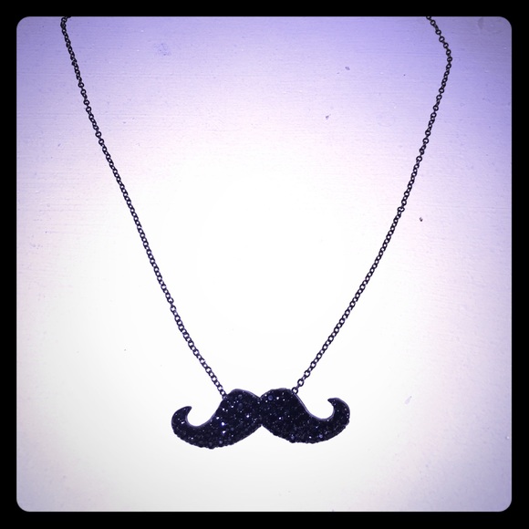 SOLD ❤️❤️Studded mustache necklace black