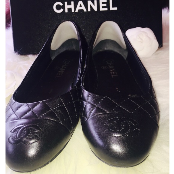 CHANEL FLATS - Picture 3 of 3