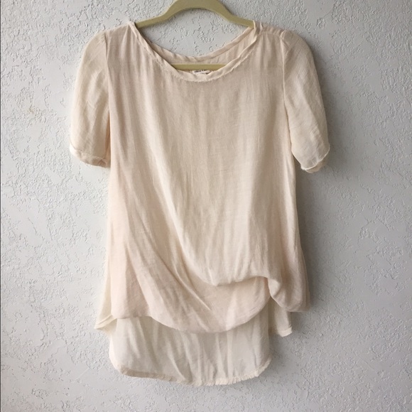 CREAM LINEN TYPE FLOWY HIGH-LOW TOP