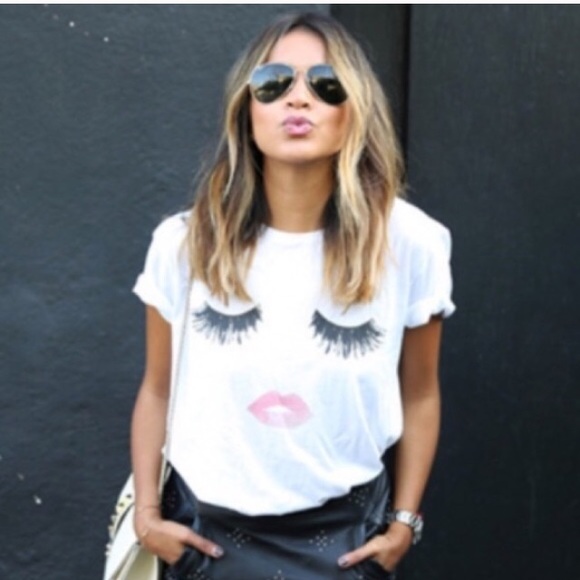 Tops - ❗️LAST ONE❗️HP! Eyelash Lipstick T-Shirt