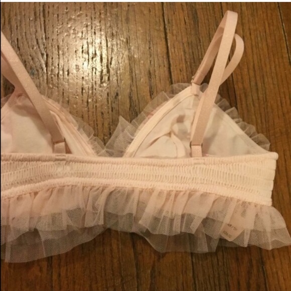 VS Darling Sequin FloralBow Bralette! - Picture 3 of 6
