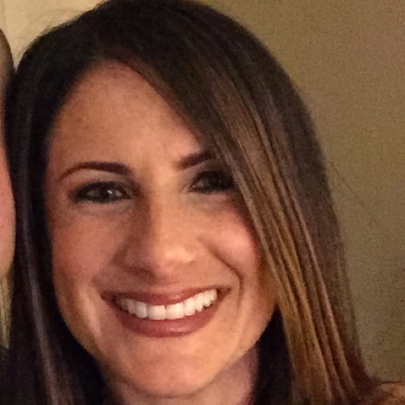 Meet your Posher, Nora