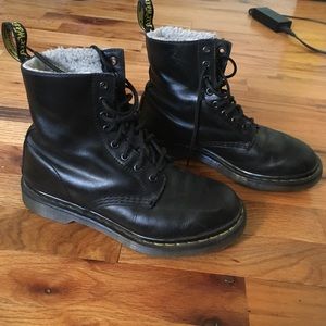 Dr martens leather worn boots with fur