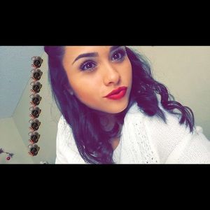 Meet your Posher, Alexis