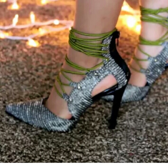 Heels - Picture 3 of 4