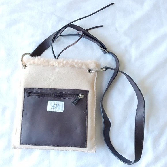 Ugg pocket messenger