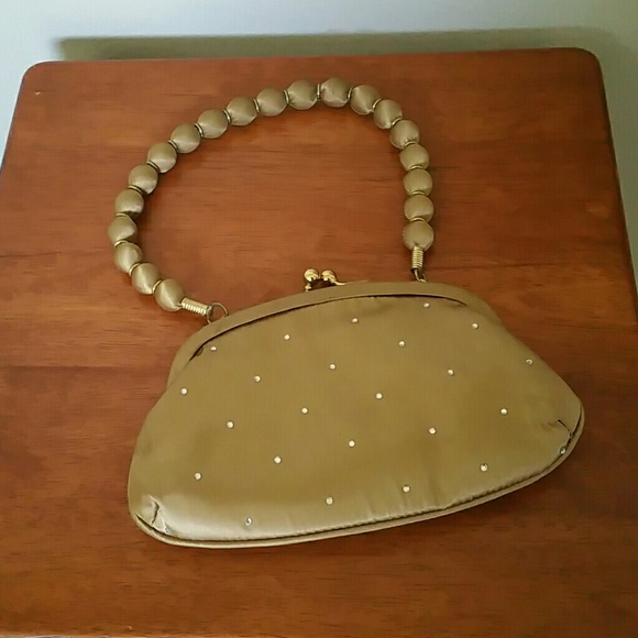 Matching 👛👡 Gold Purse & Sandals - Picture 4 of 4