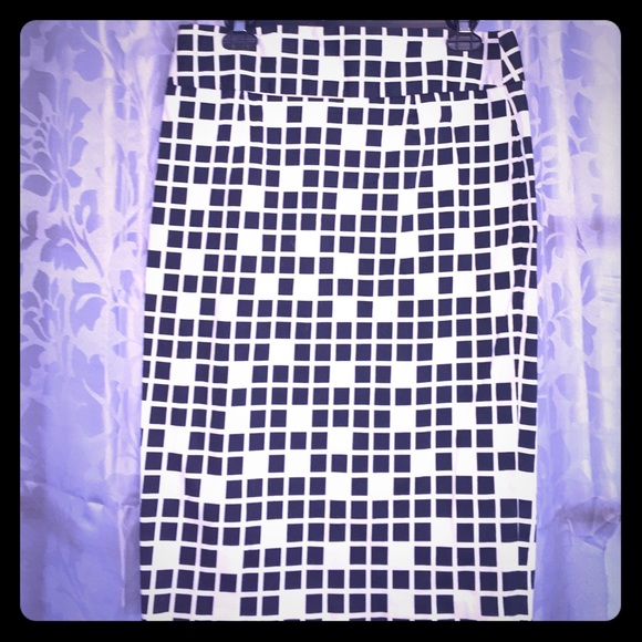 GRACE Mid Length Skirt Blk & White Color Block