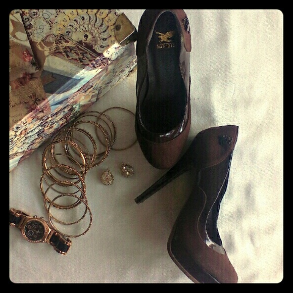 Beautiful dark brown heels