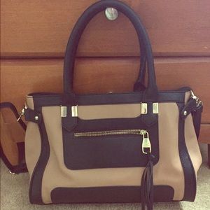 🎀Gently used Steve Madden purse🎀